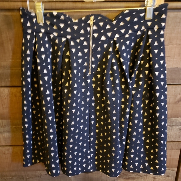 Skater Skirt with Scallop Waistline - Picture 3 of 10